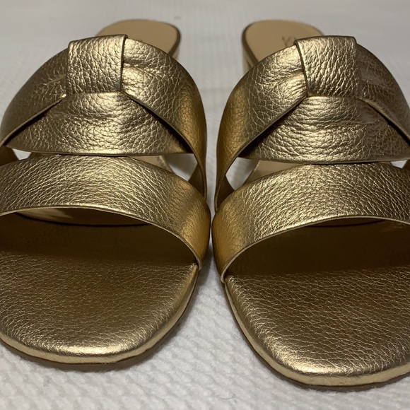 NWOB Silvana Diez gold sandals classy - Picture 3 of 14